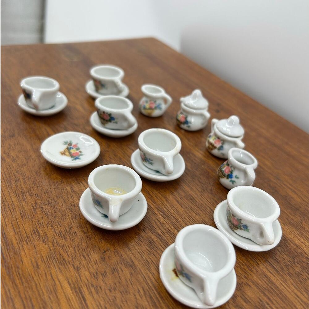 Miniature Ceramic Tea Set - Picture 4 of 5